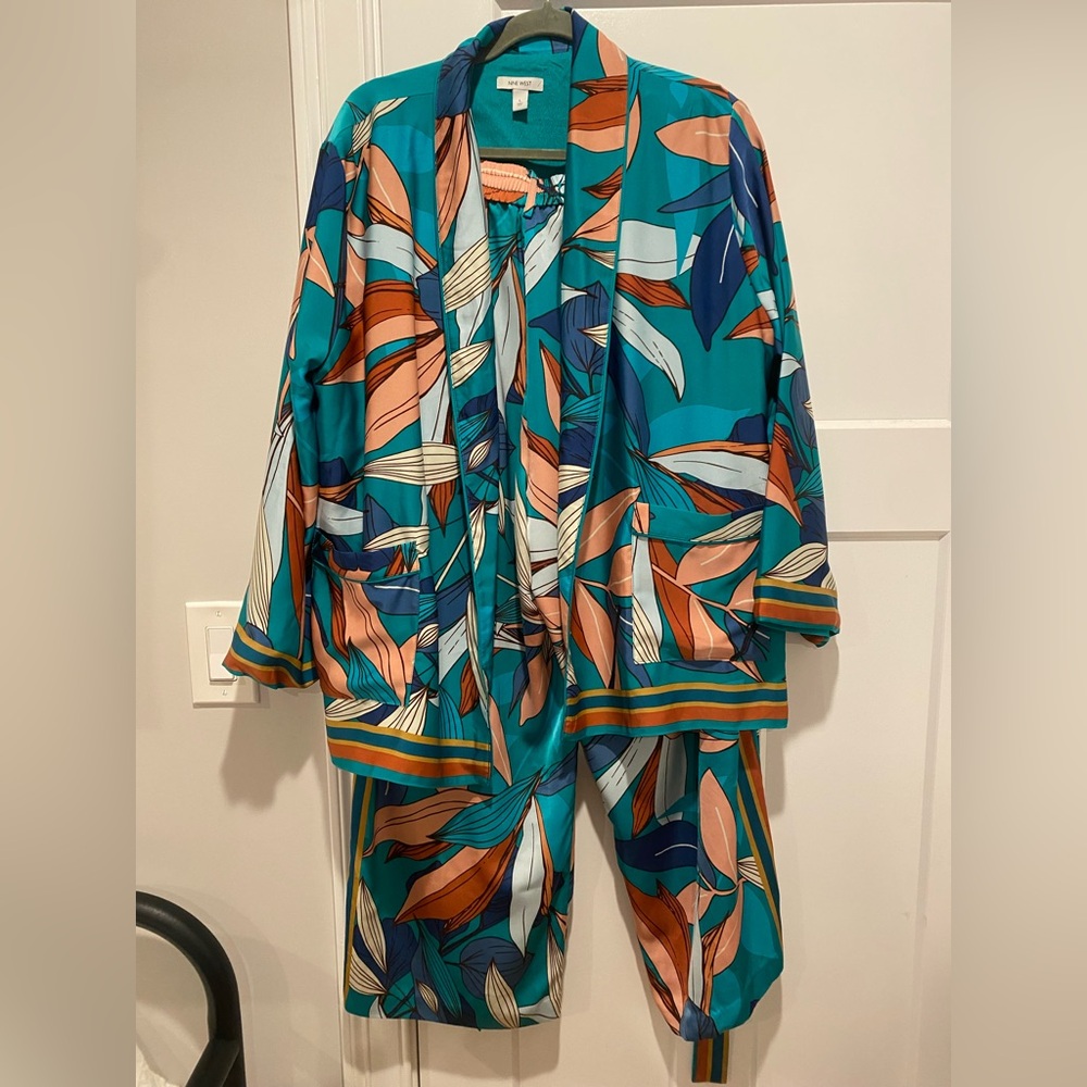Nine West Multicolor Patterned Satin Pant Suit Set
